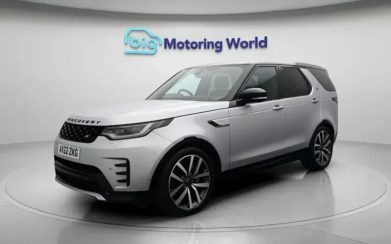 Used Land Rover Discovery 5 SE Dynamic 300 HP (220 kW) 2022 Silver SUV