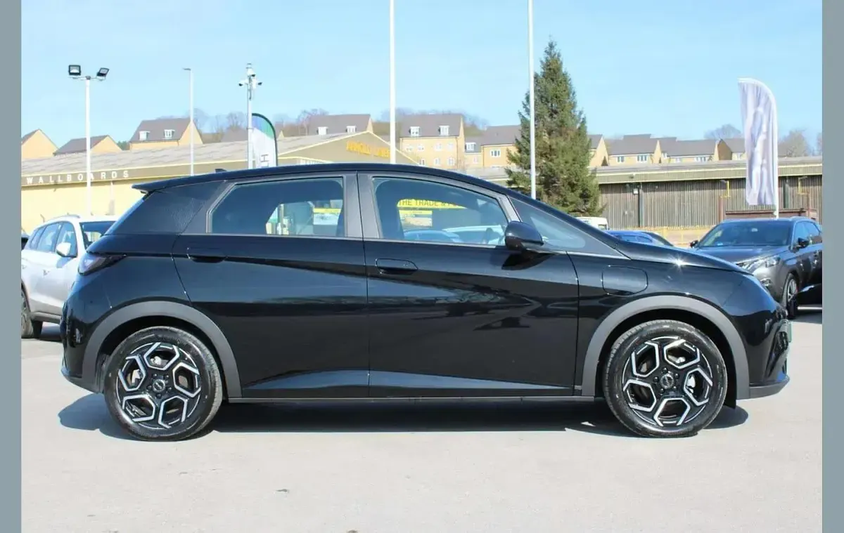 Used BYD Dolphin Comfort 150 kW (204 HP) 2025 Black Hatchback