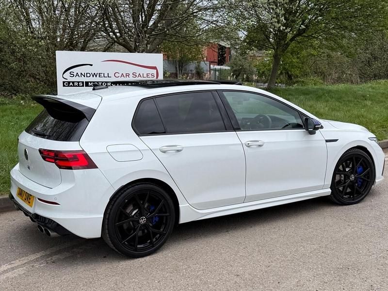 Second-hand VW Golf VIII R 2023 Alb Hatchback