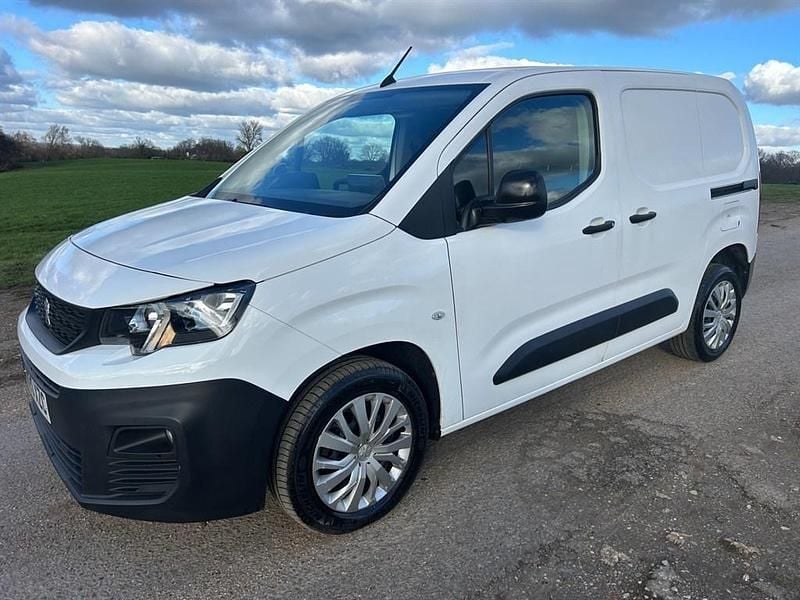 Used Peugeot Partner 2020 White MPV