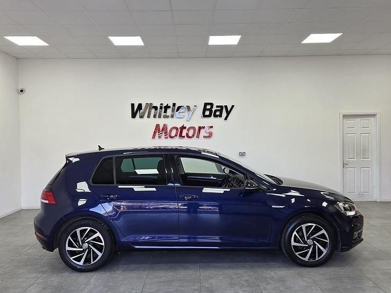 Used VW Golf VII Match 130 HP (95 kW) 2019 Blue Hatchback