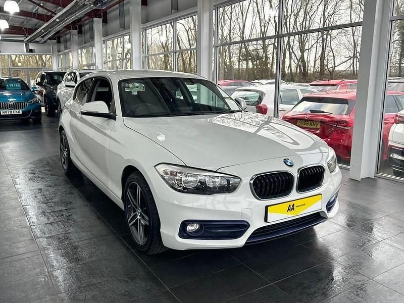Used BMW 118 Sport Line 136 HP (100 kW) 2018 White Hatchback