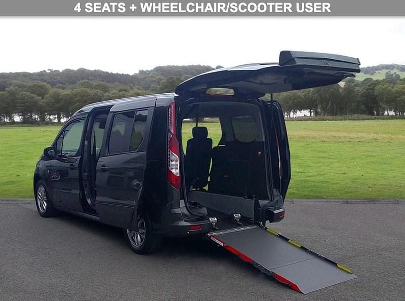 Used Ford Grand Tourneo Connect Titanium 120 HP (88 kW) 2019 Grey MPV