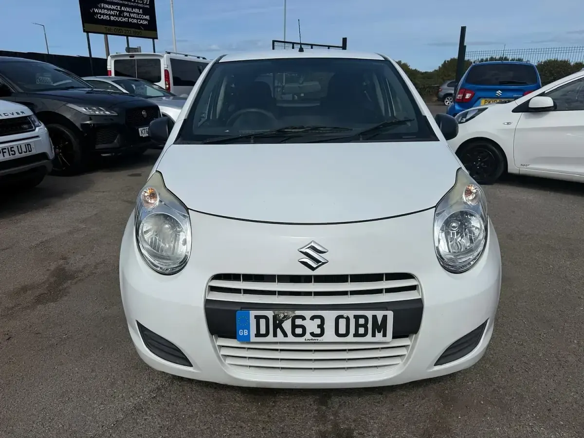 Used Suzuki Alto 68 HP (50 kW) 2013 White Hatchback