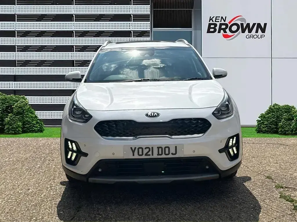 Used Kia Niro 2021 White SUV