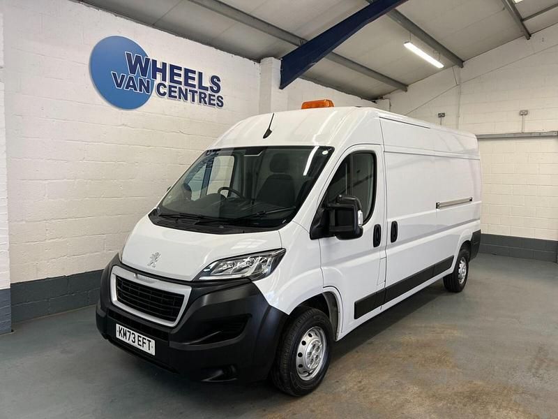 White Used 2023 Peugeot Boxer Premium Van | £14,190 (Good price) - Image 1/4