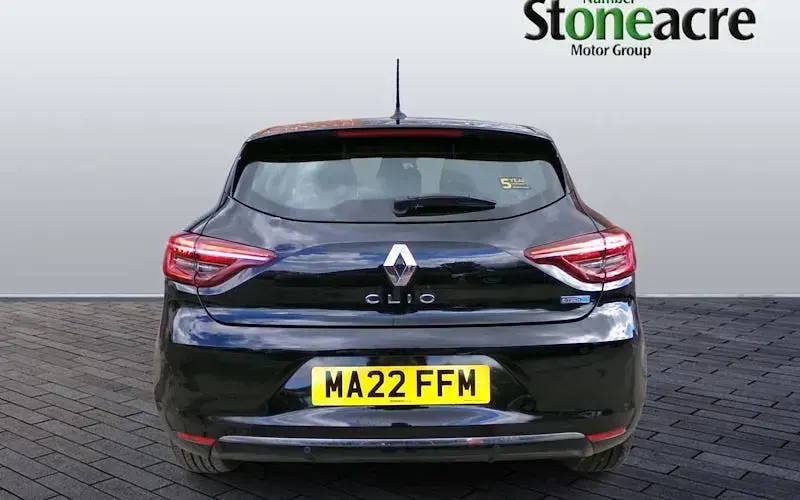 Used Renault Clio Version S 140 HP (102 kW) 2022 Black Hatchback