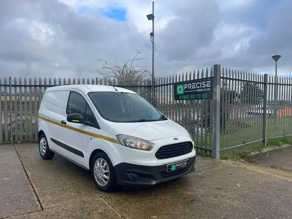 Usado Ford Transit 2017 Blanco Familiar