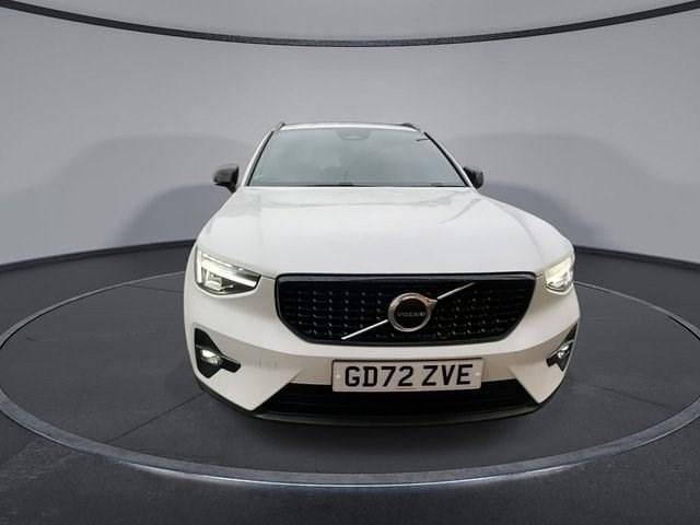 Used Volvo XC40 Plus 163 HP (119 kW) 2022 White SUV