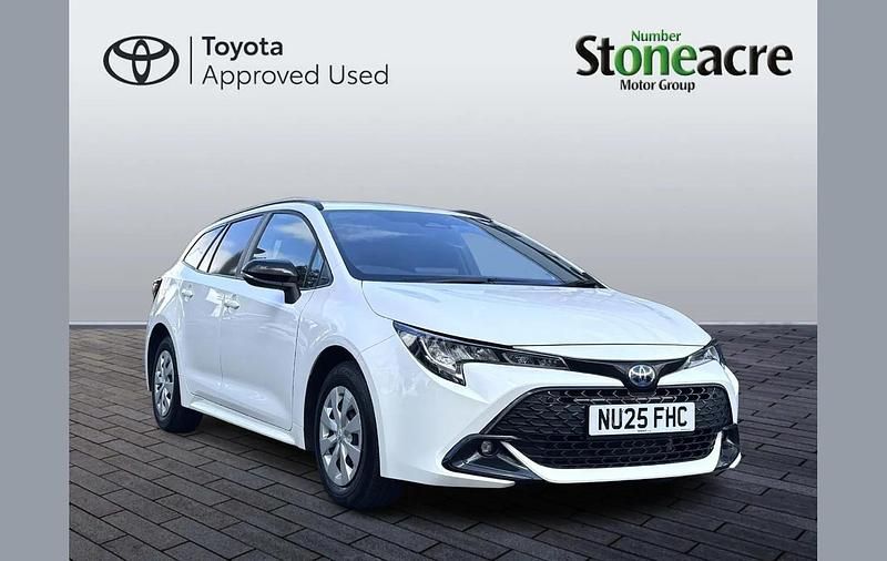 Used Toyota Corolla 140 HP (102 kW) 2025 White Van