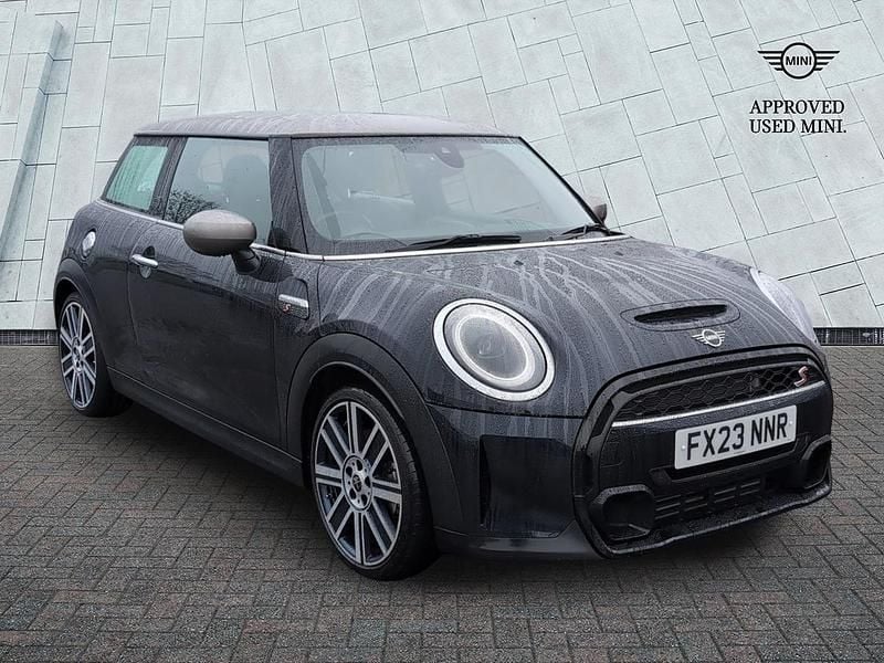 Black Used 2023 Mini Cooper S Exclusive Hatchback | £21,975 (Good price) - Image 1/4