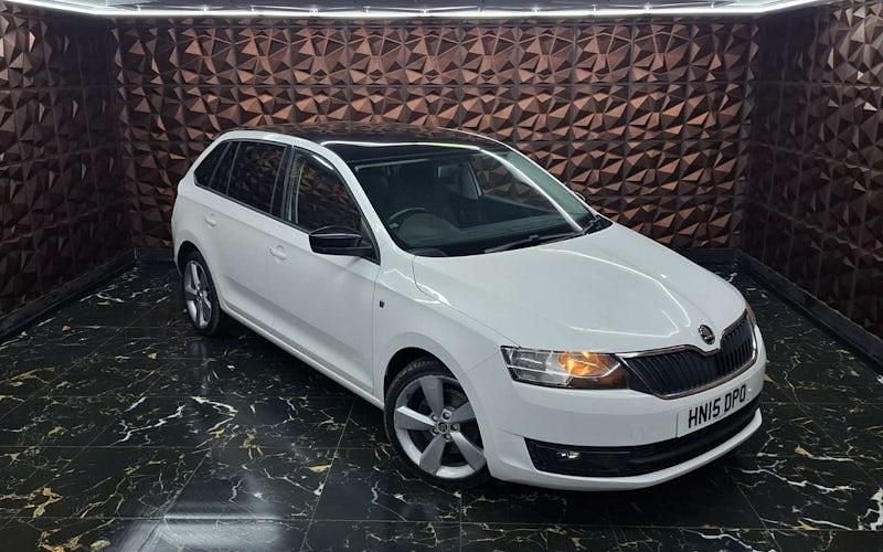 White Used 2015 Skoda Rapid Sport Hatchback | £4,699 (Fair price) - Image 1/4