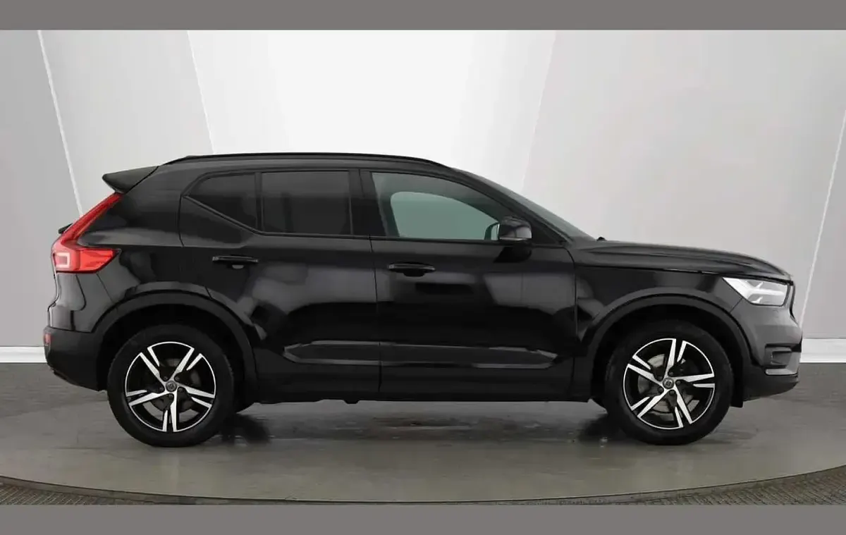 Used Volvo XC40 R-Design 194 HP (142 kW) 2021 Black SUV