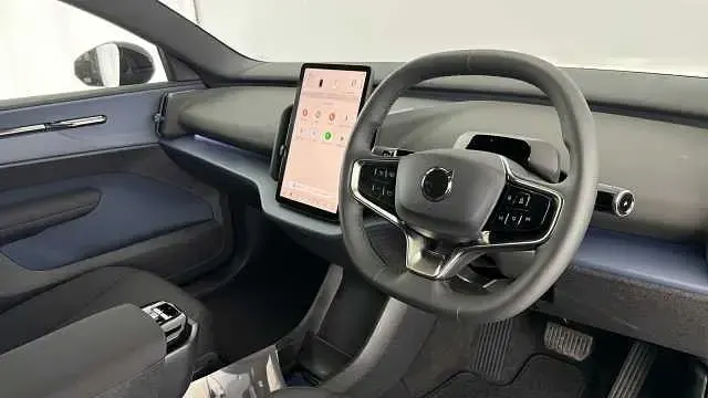 Neu Volvo EX30 Plus 200 kW (272 PS) 2025 Schwarz SUV