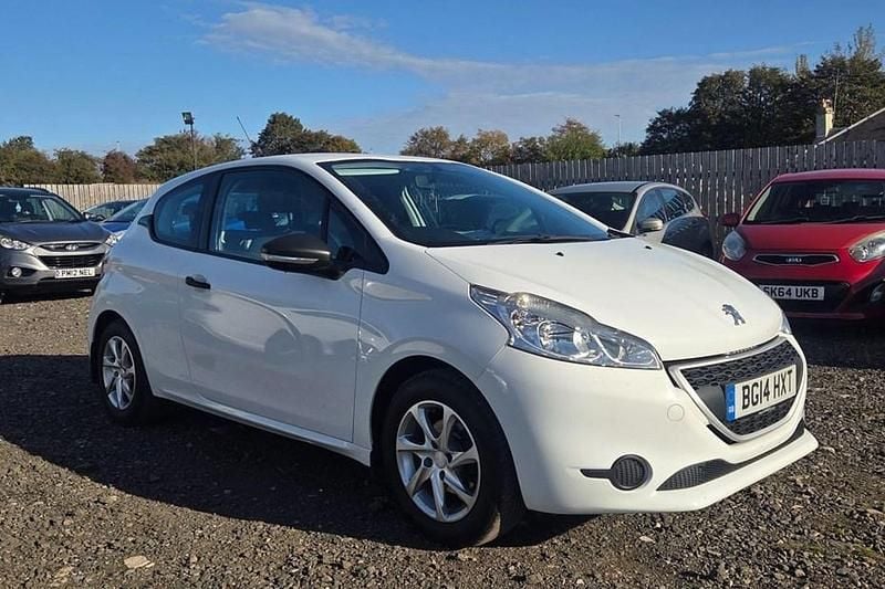 White Used 2014 Peugeot 208 Access Hatchback | £2,500 (Good price) - Image 1/1