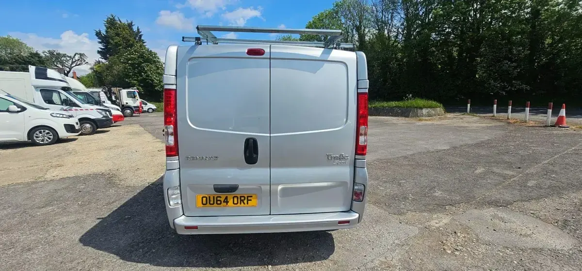 Używany Renault Trafic 115 KM (84 kW) 2014 Srebrny Minivan