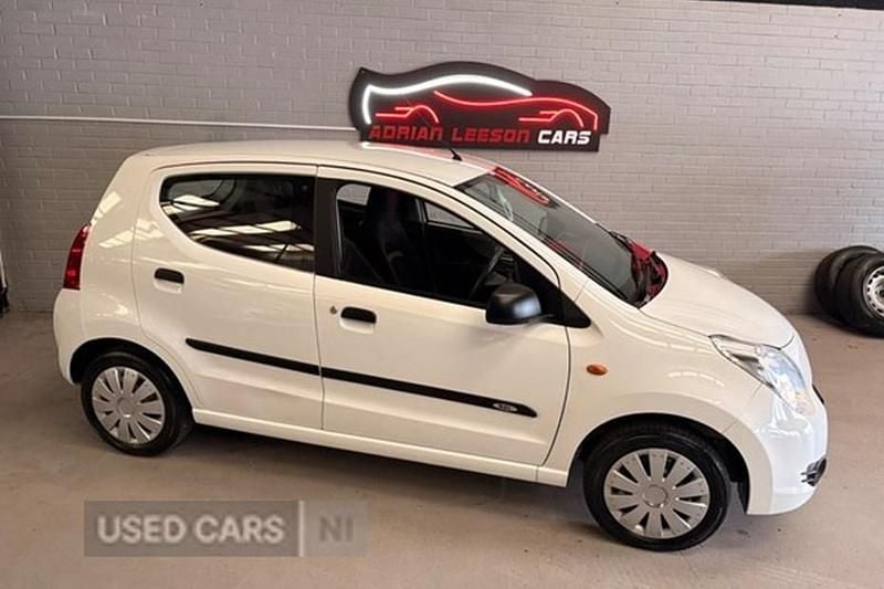 Used Suzuki Alto SZ-L 68 HP (50 kW) 2011 White Hatchback