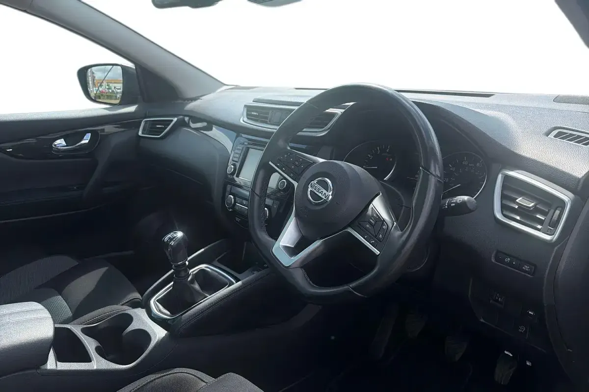 Used Nissan Qashqai N-Connecta 140 HP (102 kW) 2020 Grey SUV