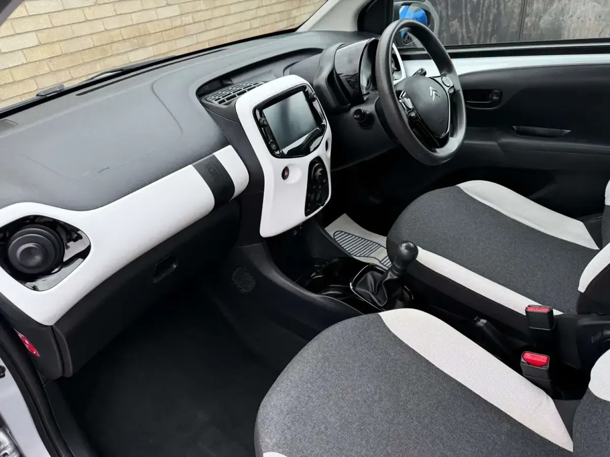 Begagnad Citroën C1 2021 Grå Halvkombi