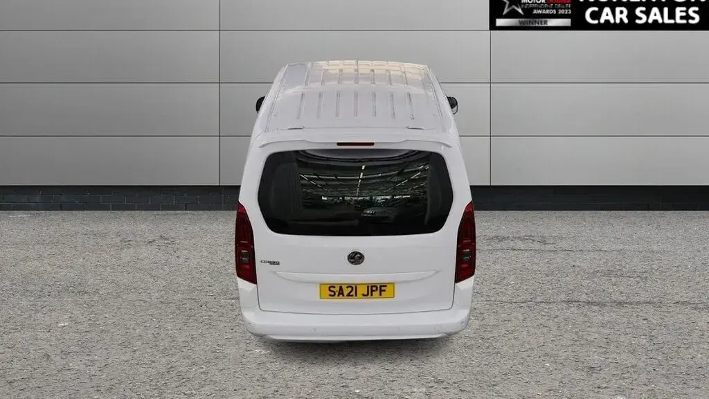 Used Vauxhall Combo Edition 110 HP (80 kW) 2021 White MPV