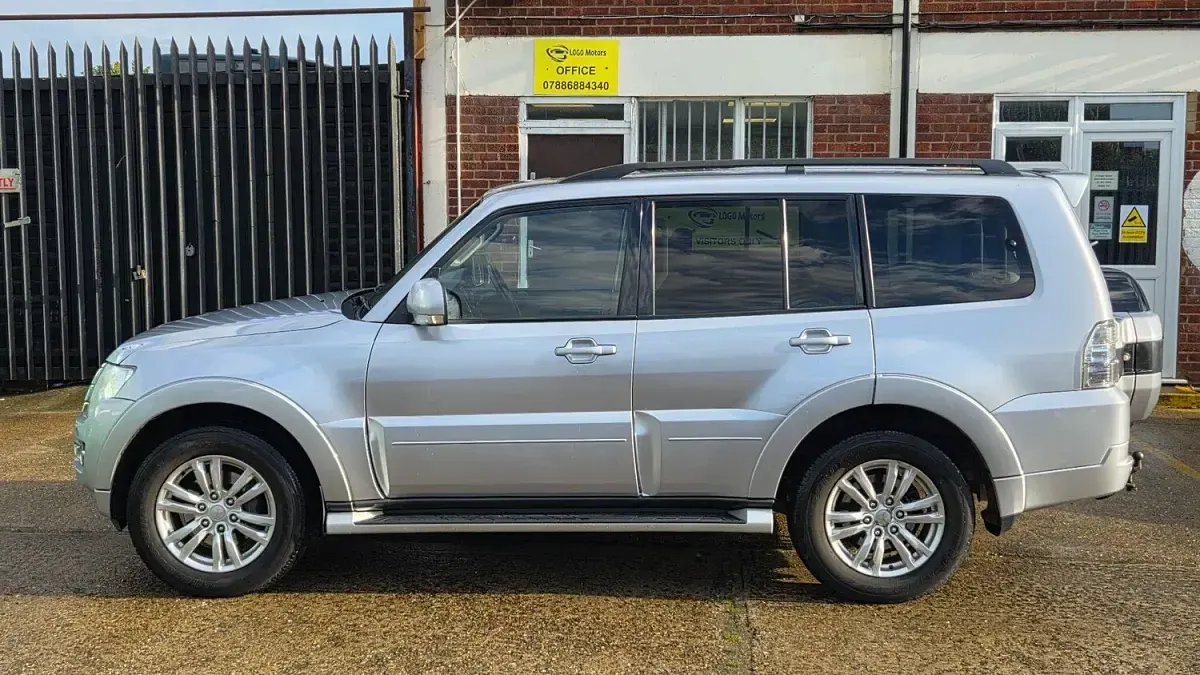 Used Mitsubishi Shogun 187 HP (137 kW) 2017 Silver SUV
