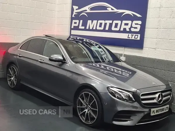 Usado Mercedes E400 AMG line 340 HP (250 kW) 2019 Cinzento Sedan