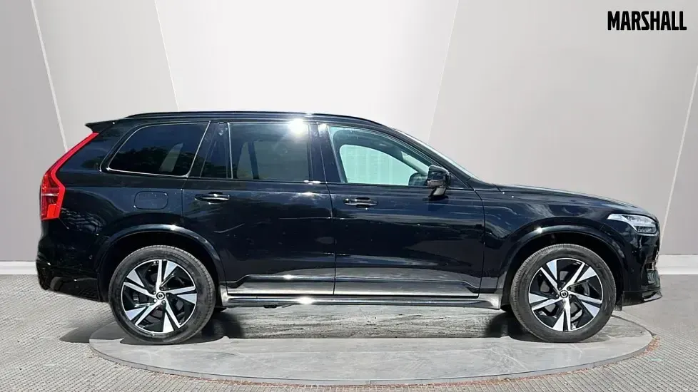 Used Volvo XC90 Plus 250 HP (183 kW) 2024 Metallic  onyx black SUV