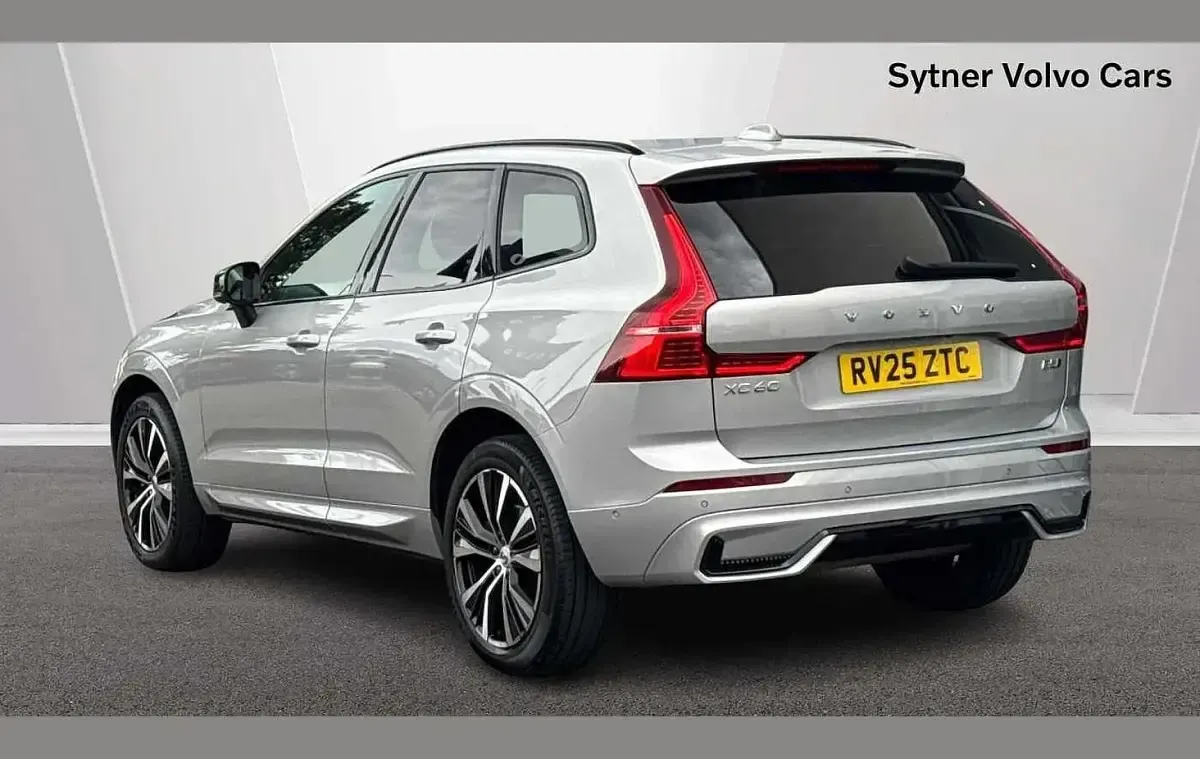 Used Volvo XC60 Plus 247 HP (181 kW) 2025 Silver SUV