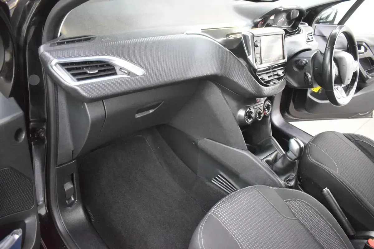 Used Peugeot 208 Allure 2017 Black Hatchback