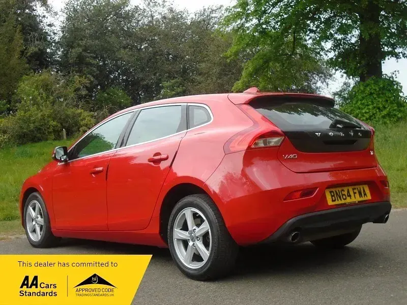 Used Volvo V40 SE 2014 Red Hatchback