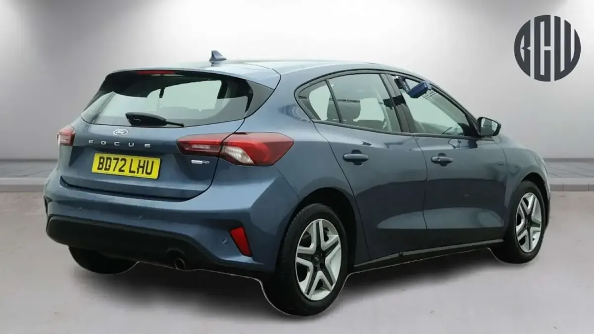 Used Ford Focus Trend 125 HP (91 kW) 2022 Blue Hatchback