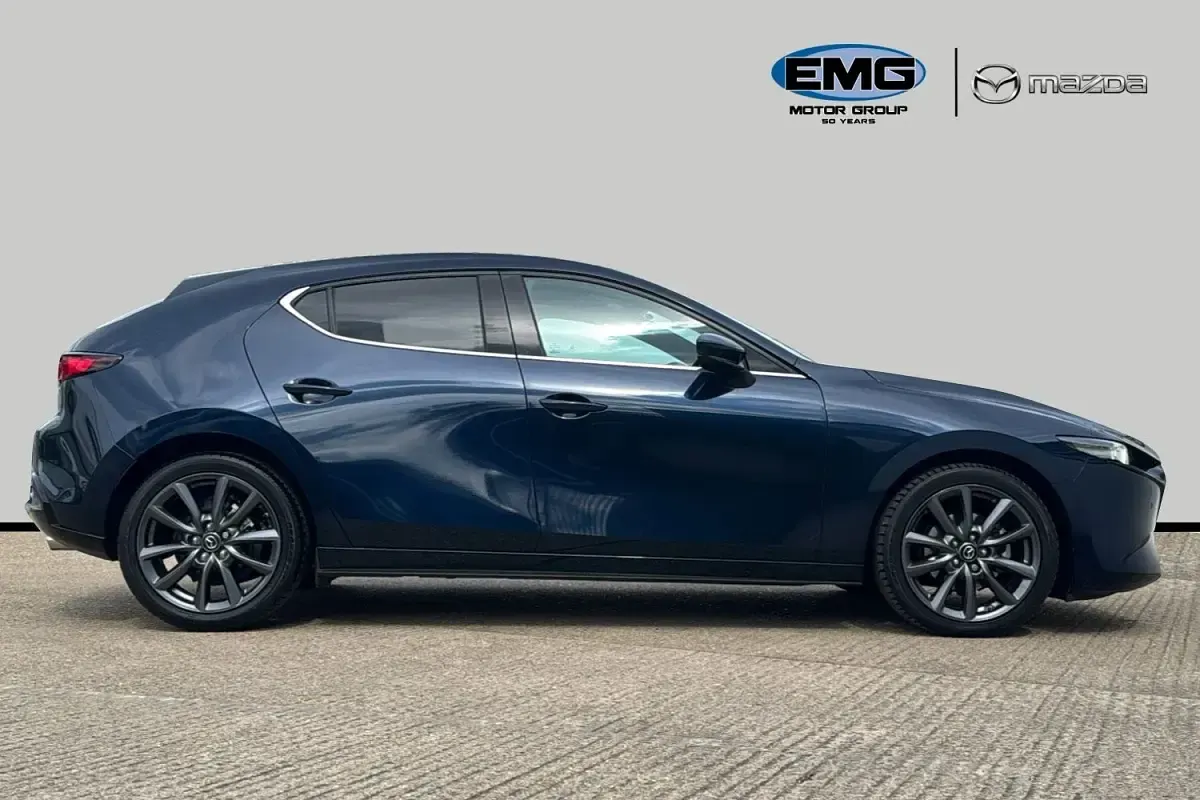 Usado Mazda 3 Inclusive 122 HP (89 kW) 2023 Azul Citadino