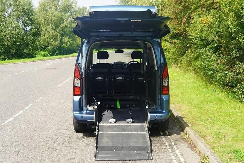 Image 2/4