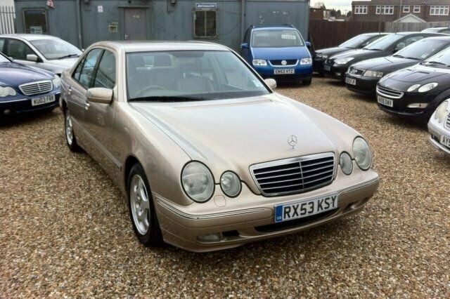Used Mercedes E320 Avantgarde 224 HP (164 kW) 2004 Sedan