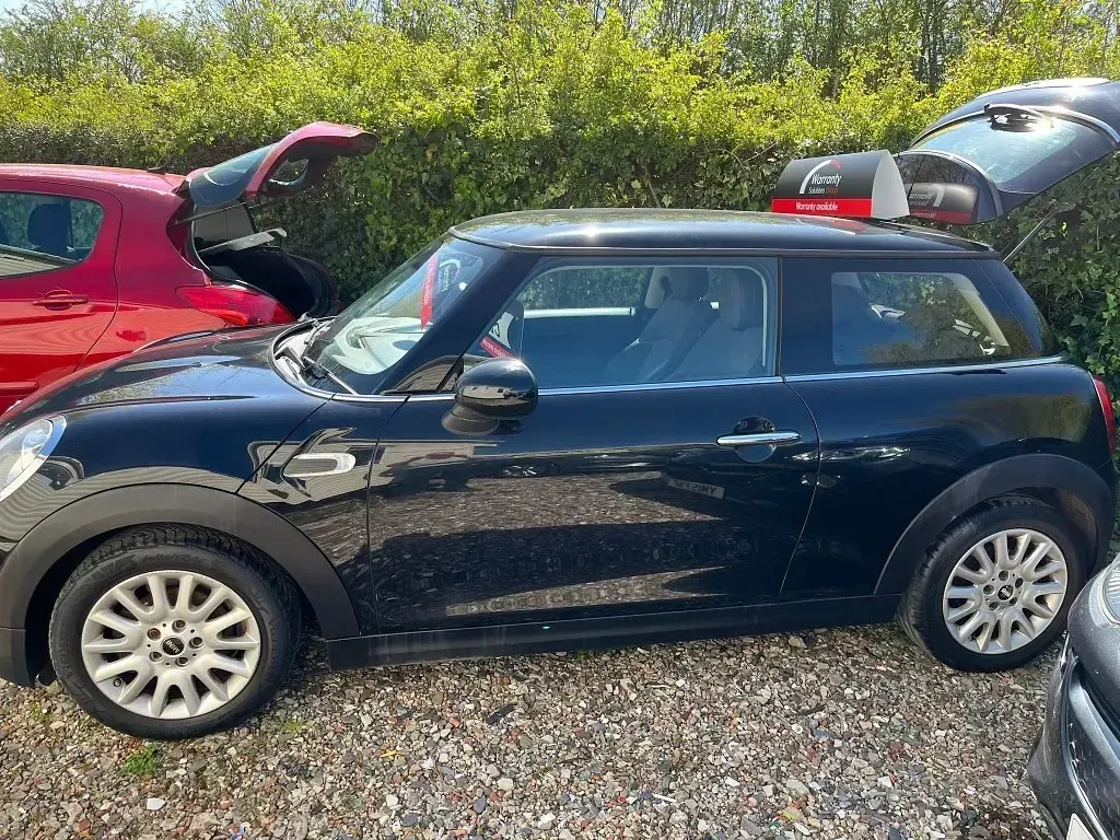 Używany Mini Cooper D Hatch 2015 Czarny Hatchback