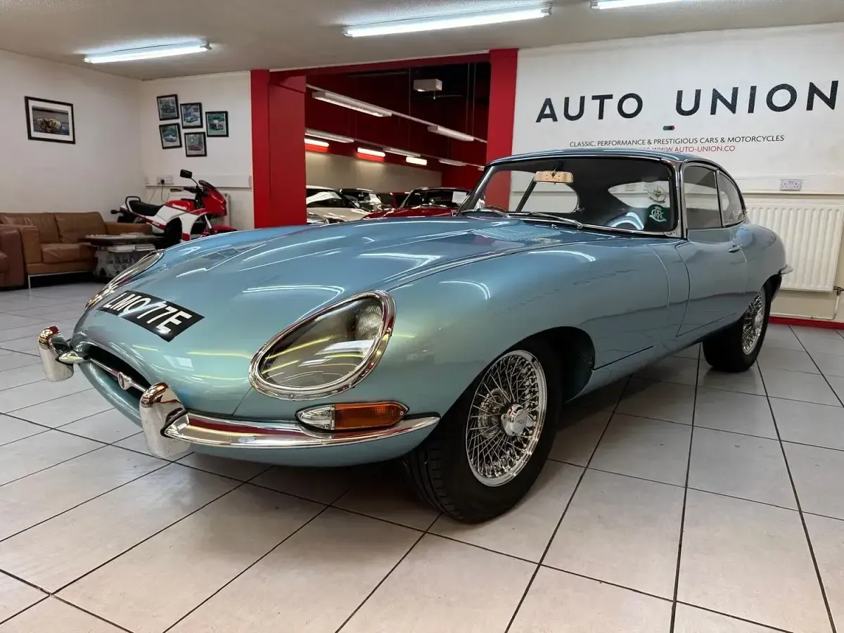 Used Jaguar E-Type 265 HP (194 kW) 1966 Blue Hatchback