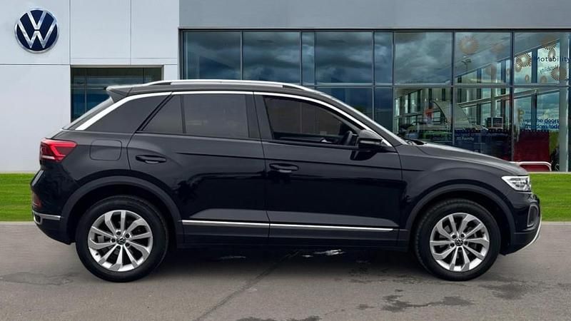Used VW T-Roc Style 150 HP (110 kW) 2023 Deep black SUV