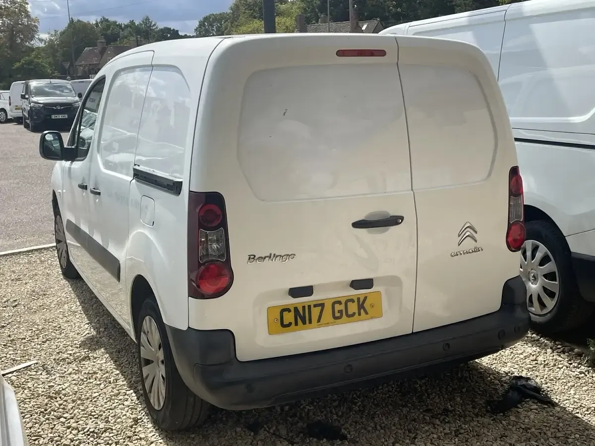 Used Citroën Berlingo 75 HP (55 kW) 2017 White MPV