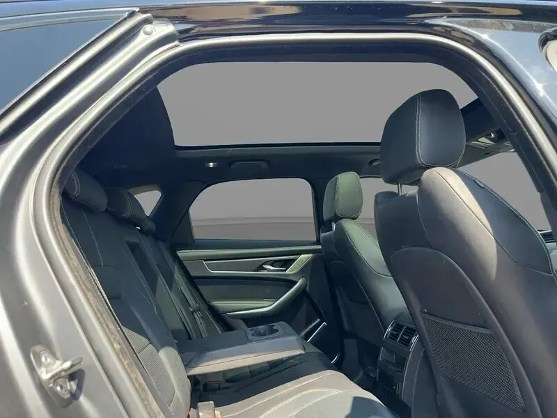 Used Jaguar F-Pace R-Dynamic 404 HP (297 kW) 2022 Black SUV