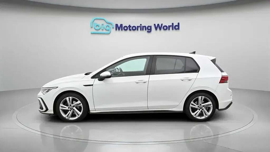 Used VW Golf VIII R-line 150 HP (110 kW) 2023 White Hatchback