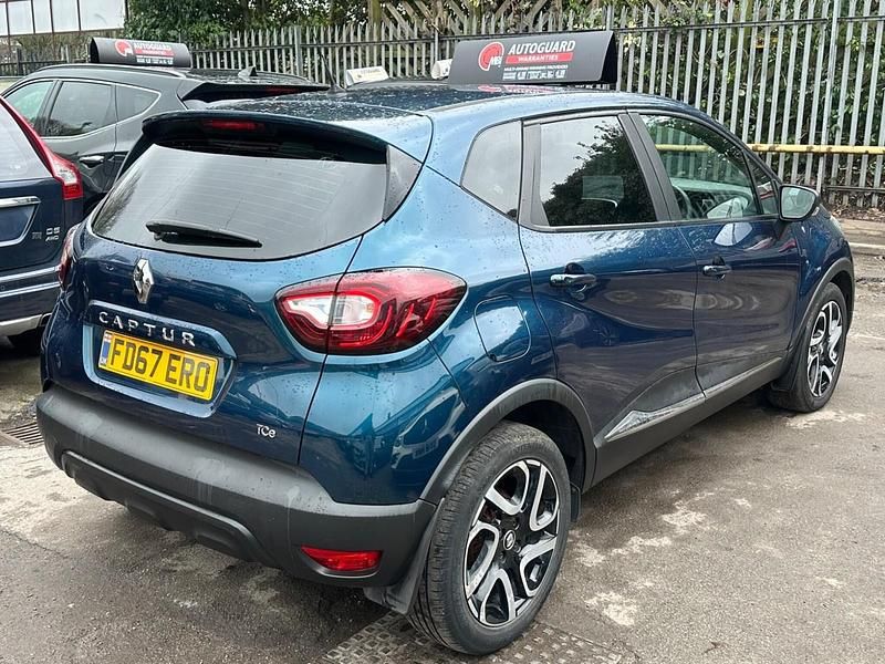 Used Renault Captur Dynamique 90 HP (66 kW) 2017 Blue SUV