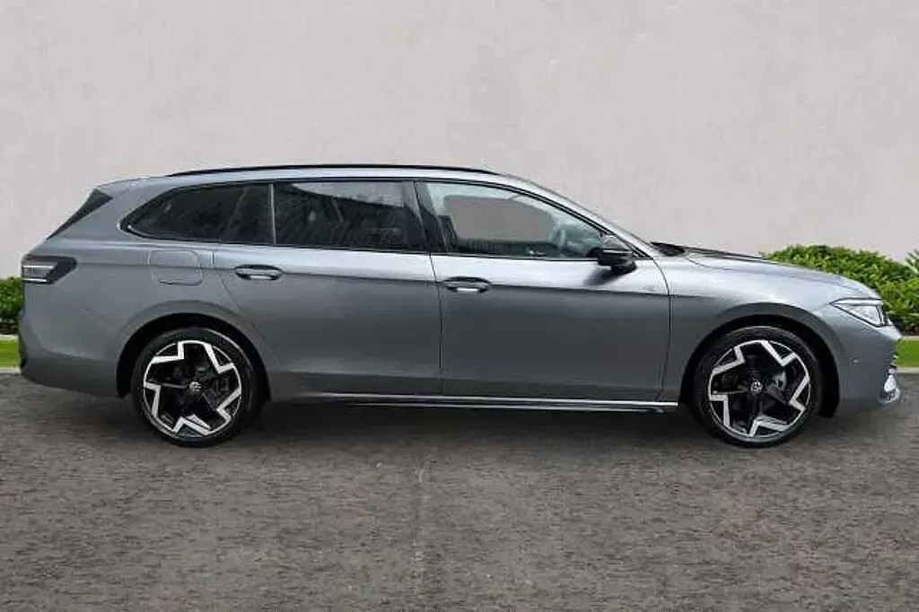 Used VW Passat 150 HP (110 kW) 2026 Estate