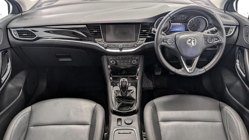 Used Vauxhall Astra Elite 150 HP (110 kW) 2017 Black Estate