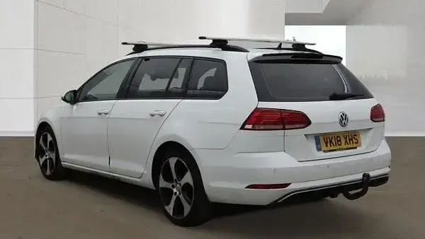Używany VW Golf VII SE 115 KM (84 kW) 2018 Biały Kombi