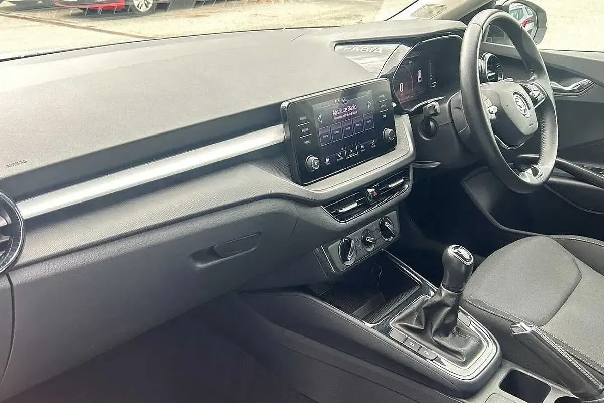 Usado Skoda 110 R Colour Edition 81 CV (59 kW) 2022 Blanco Utilitario