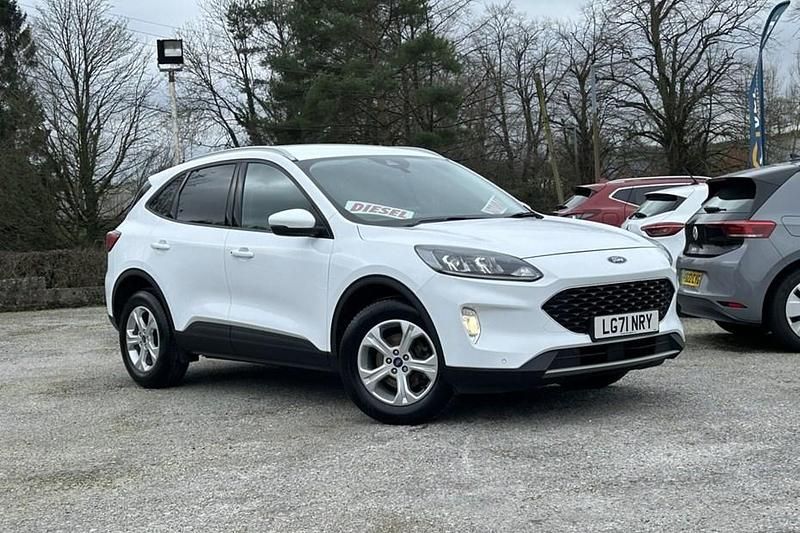 Used Ford Kuga Zetec 120 HP (88 kW) 2022 White SUV