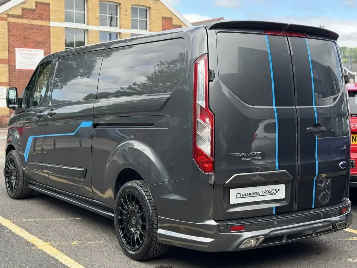 Used Ford Transit Custom Limited 130 HP (95 kW) 2019 Grey Van