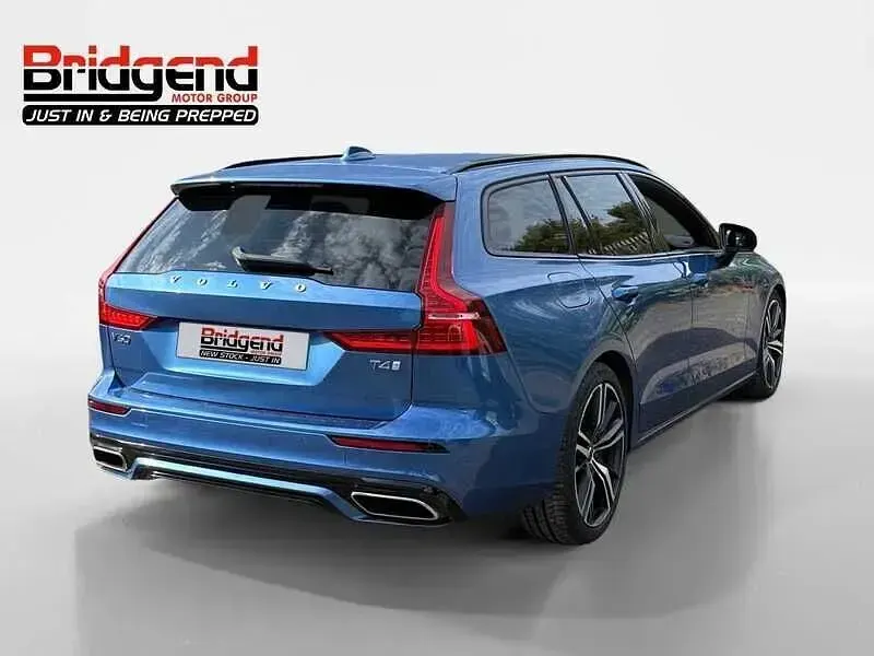 Used Volvo V60 R-Design 2020 Blue Estate