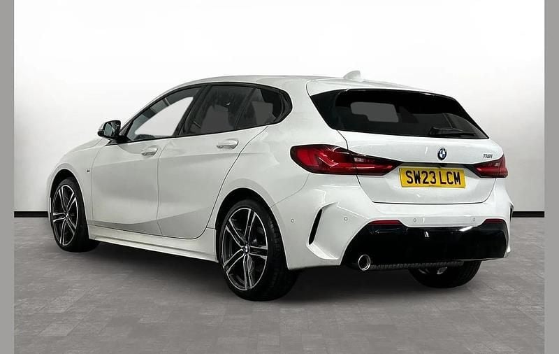Usado BMW 118 M Sport 134 HP (98 kW) 2023 Branco Citadino