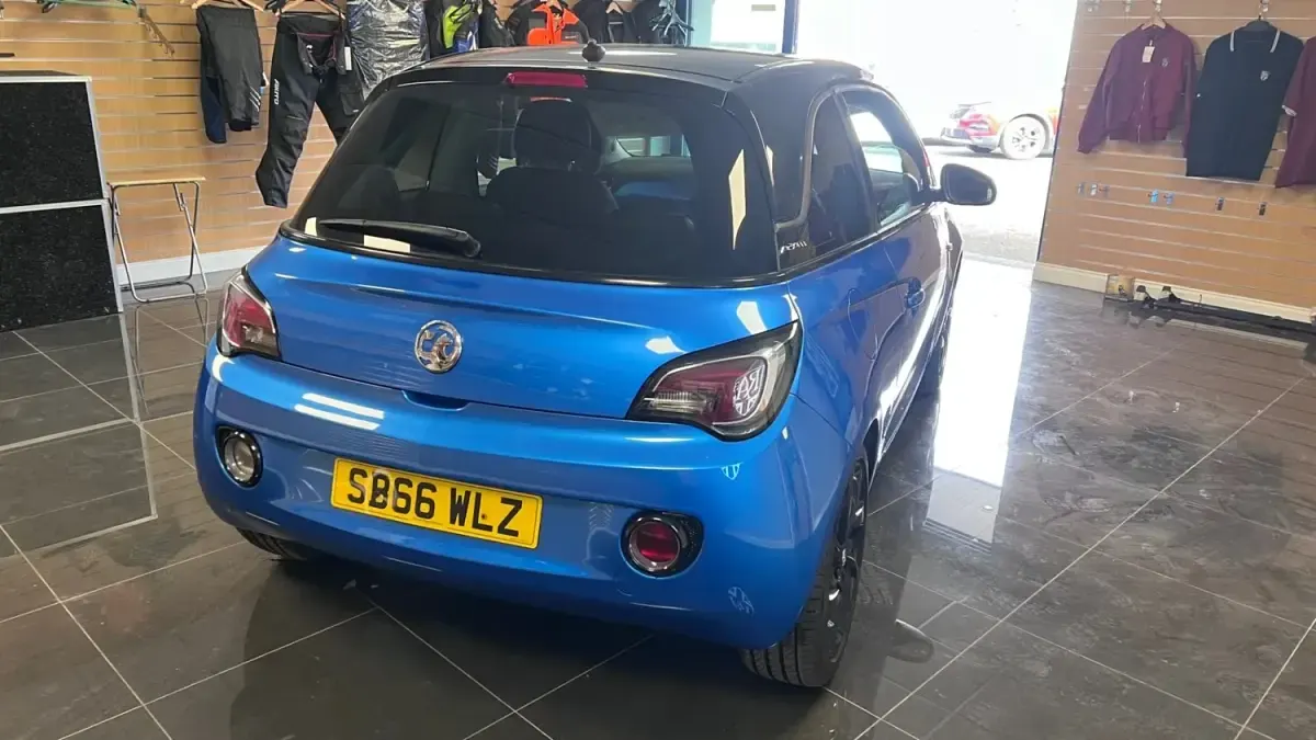 Używany Vauxhall Adam 70 KM (51 kW) 2016 Niebieski Hatchback